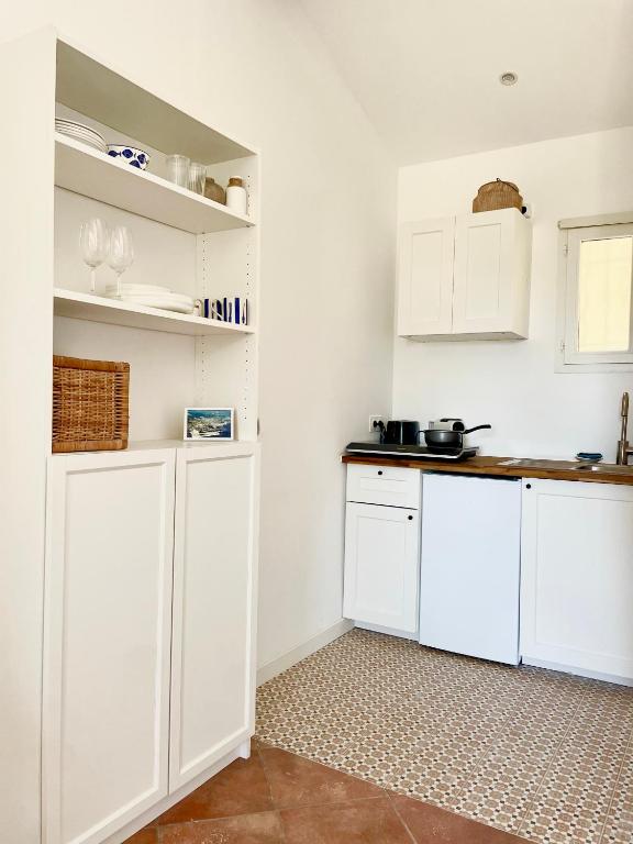 Studio avec terrasse, parking et clim à 10 min à pied du vieux port - 4