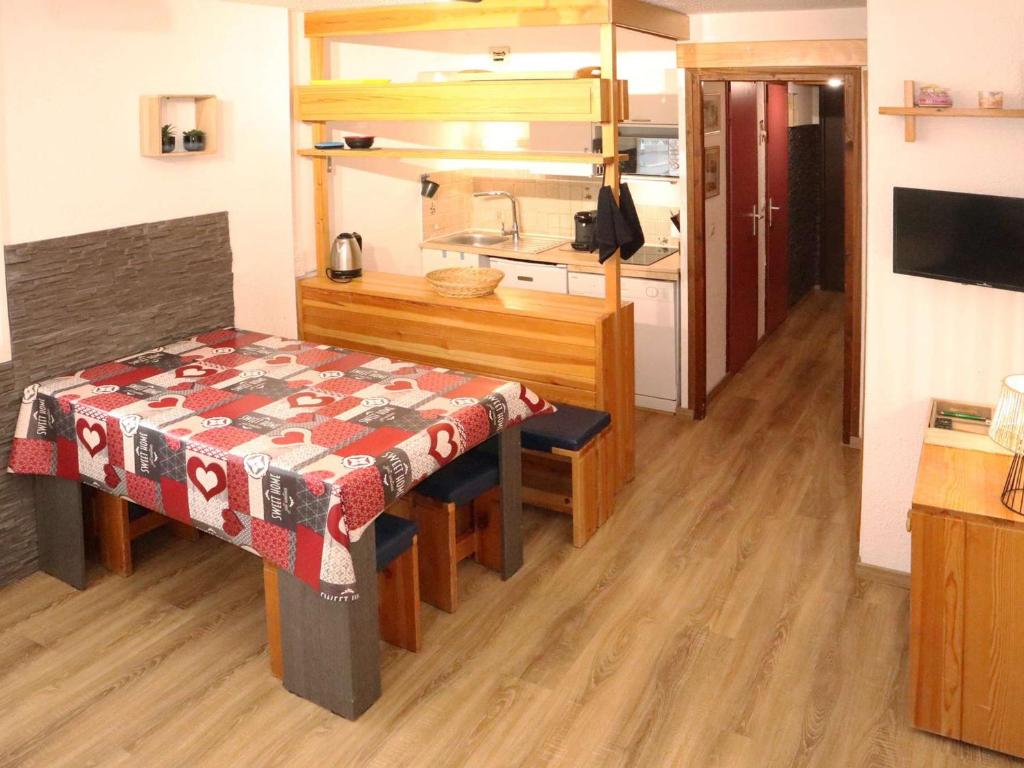 Studio familial avec accès direct aux pistes, balcon sud, 4 pers, centre station, Les Orres - FR-1-322-493 - 1