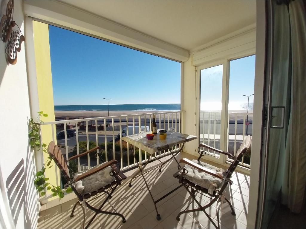 Superbe T2 face mer, 3 couchages, parking, Narbonne-Plage