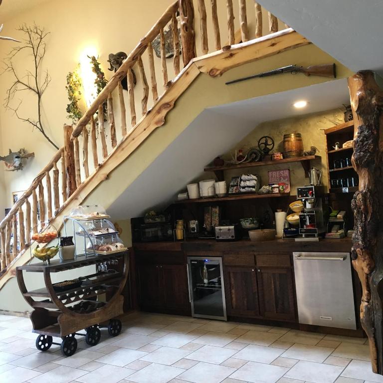 Browns Canyon Inn photo