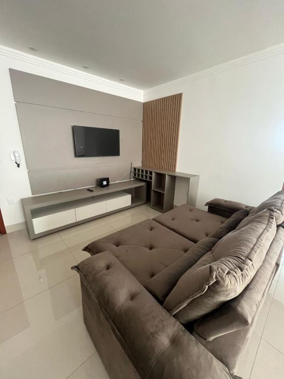 Apê mobiliado com ar e garagem no Lagoa Santa, Governador Valadares