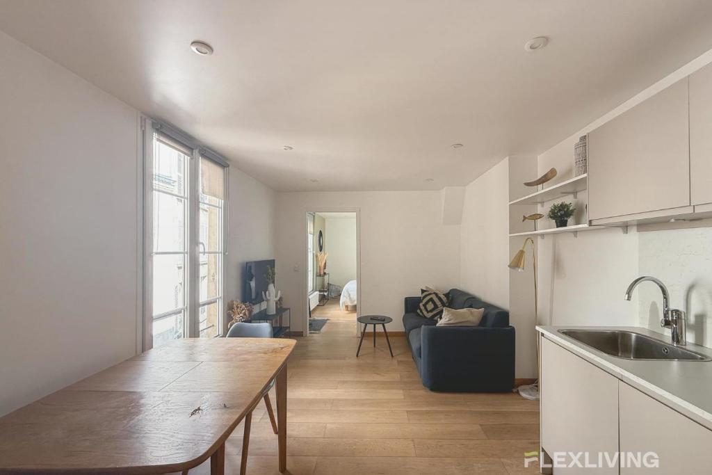 Sunny 1-Bed in Paris Marais District - 4