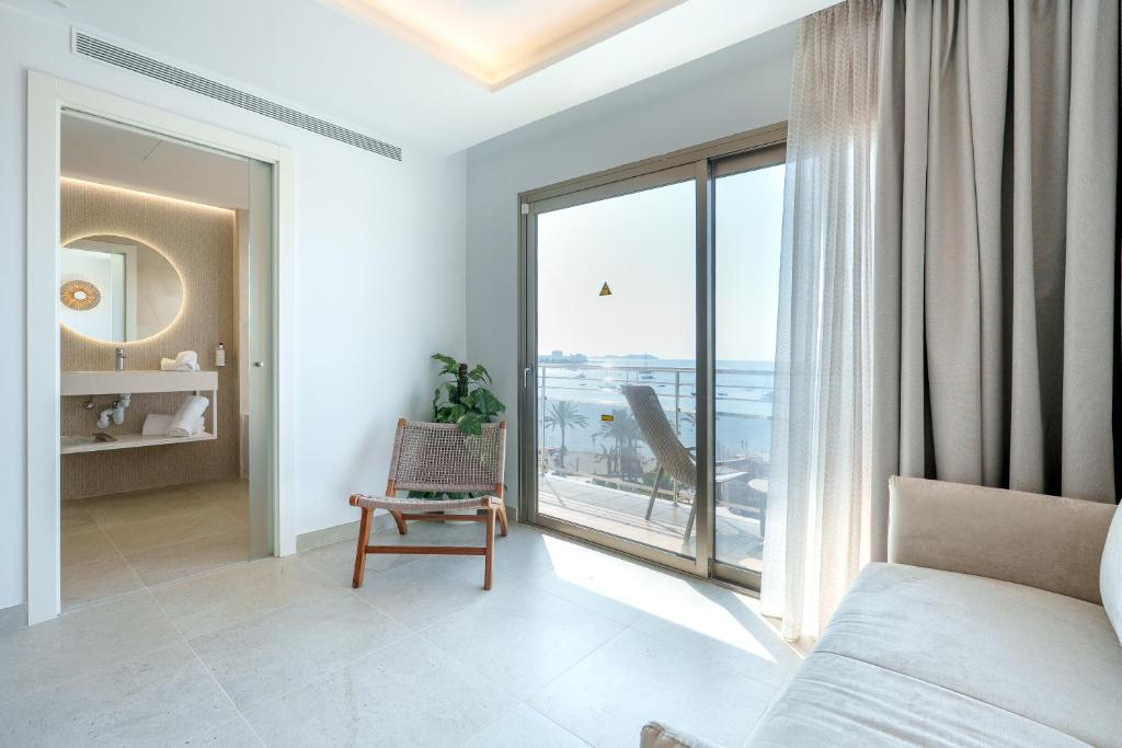 Superior szoba kétszemélyes ággyal vagy 2 külön ággyal - kilátással a tengerre 