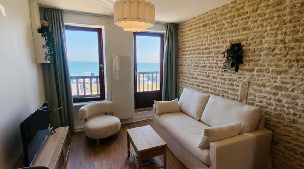 L'Hirondelle, Luc-sur-Mer