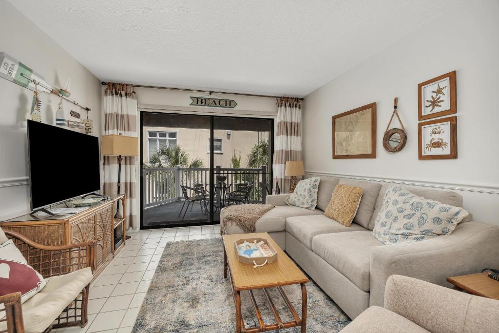 Shipwatch 107, East End