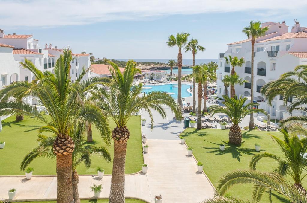 FERGUS Style Carema Beach — Swimming pool in Cala'n Bosch, Balearic Islands