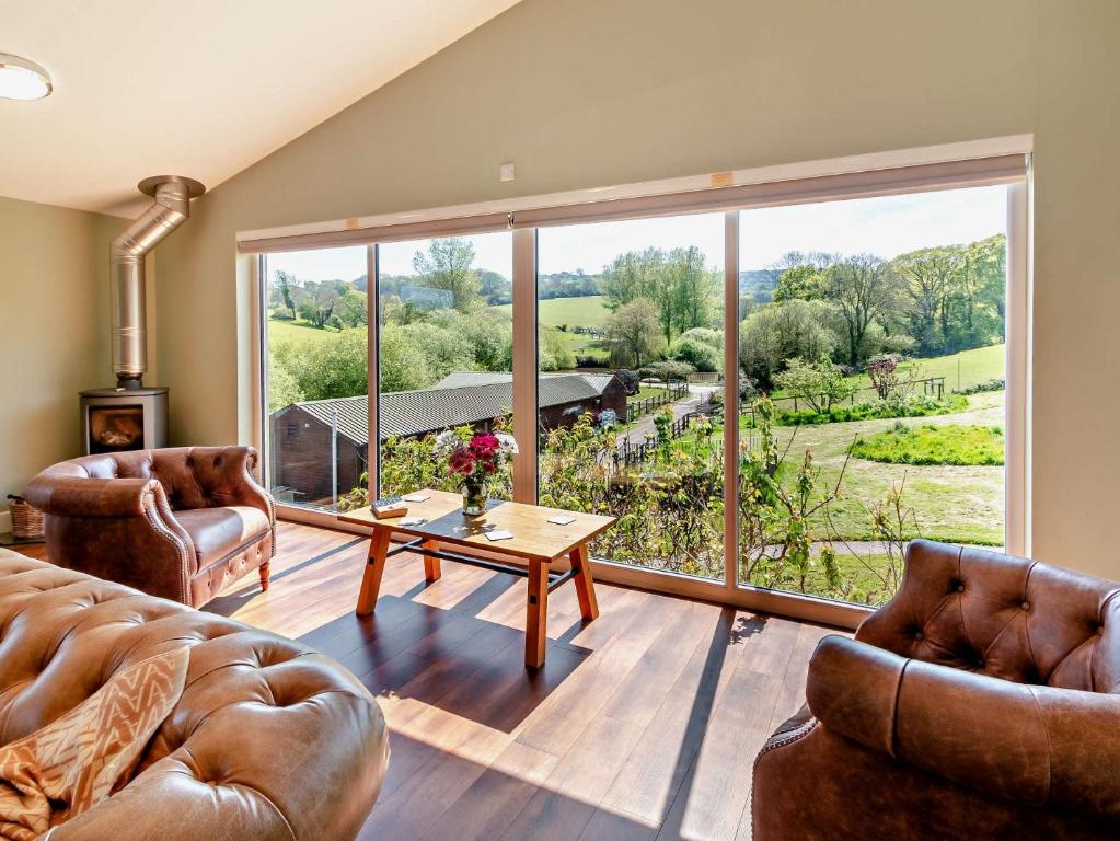 5 Bed in Godshill 94494, Godshill