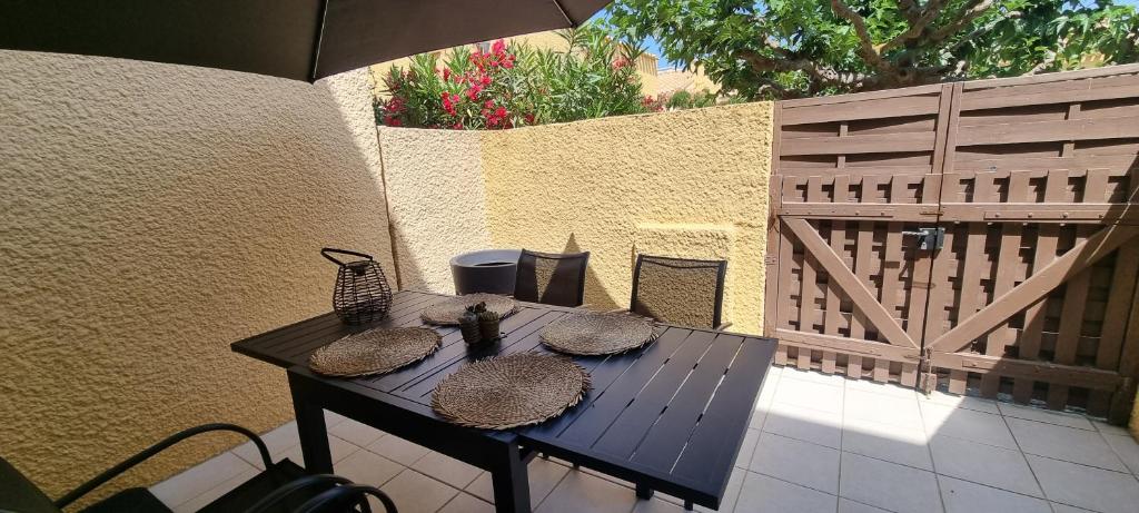 BORD DE MER, 5 min à pied de la plage, WIFI, TRES JOLI APPARTEMENT MAISONNETTE 4 COUCHAGES, - 1