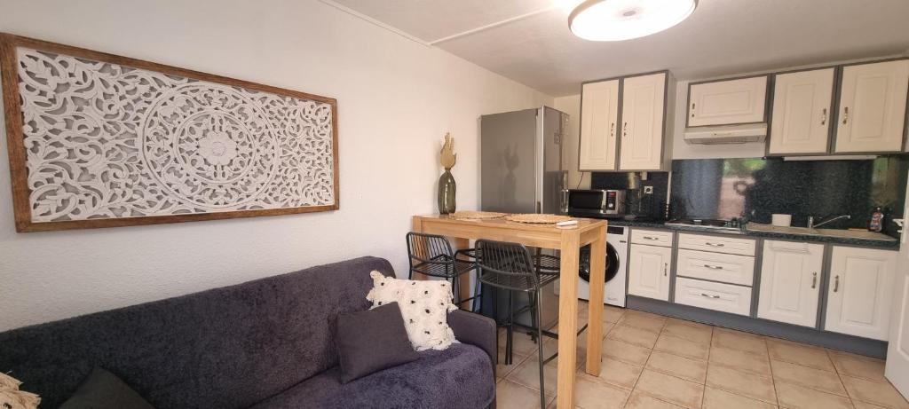 BORD DE MER, 5 min à pied de la plage, WIFI, TRES JOLI APPARTEMENT MAISONNETTE 4 COUCHAGES, - 2