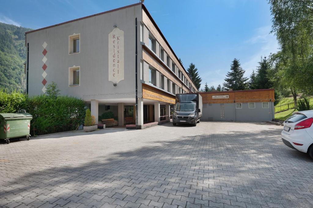 Marilleva 900 Kristall, Mezzana