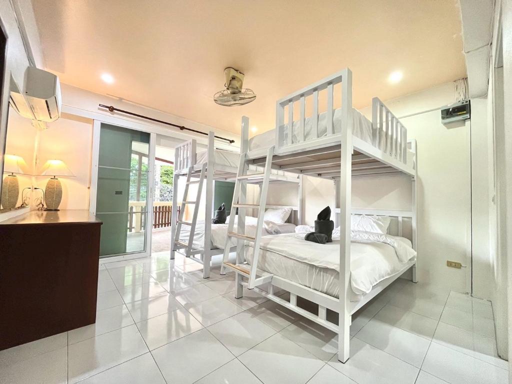 BM Hostel, Plai Laem