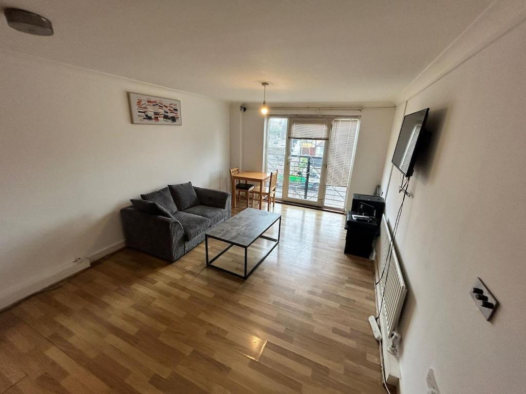 Tranquil 2BR in Croydon Thornton, Thornton Heath