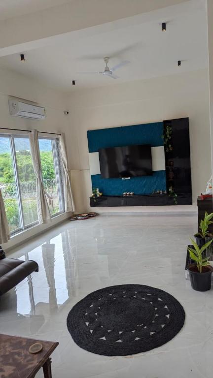 River bloom escape, Karjat