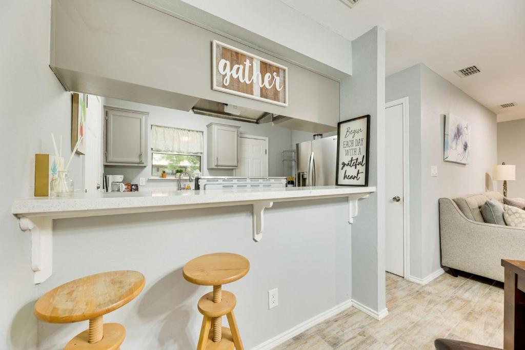 Fenced Yard and Grill - San Juan Vacation Rental, San Juan