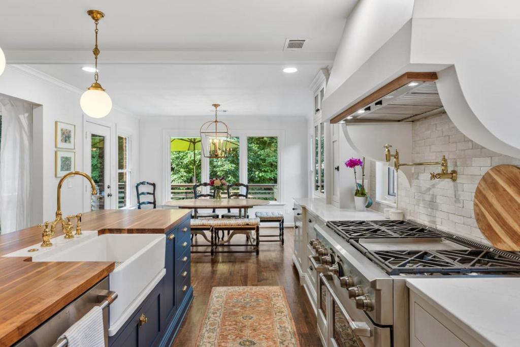 Updated and Spacious Home with Huge Yard Office and Decks, Brentwood