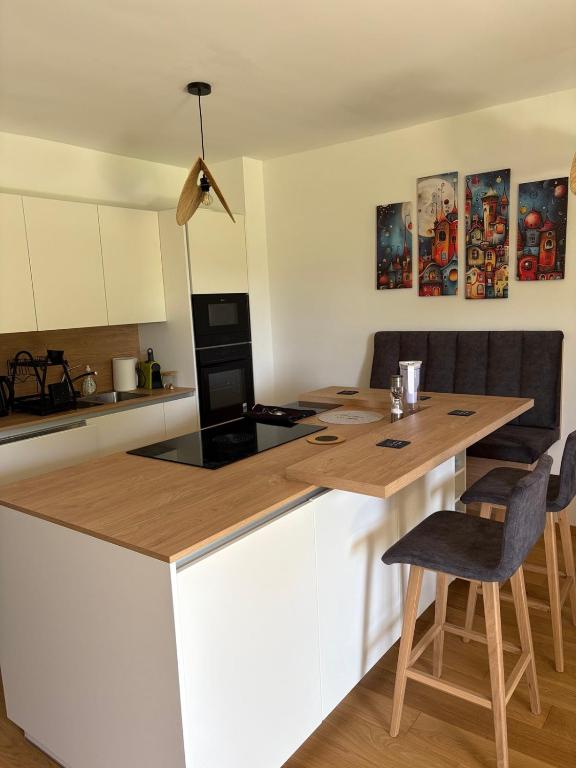 DoReMi II, Štýrský Hradec