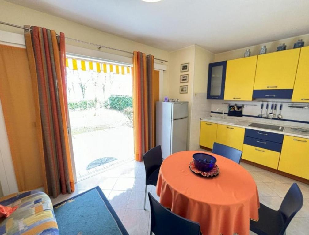 Spacious flat with private garden - 2