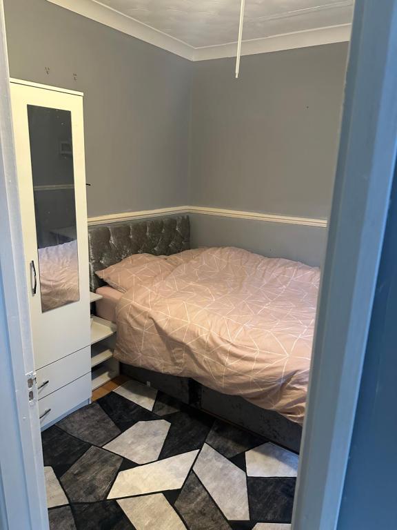 Double room in a shared house, Chatham