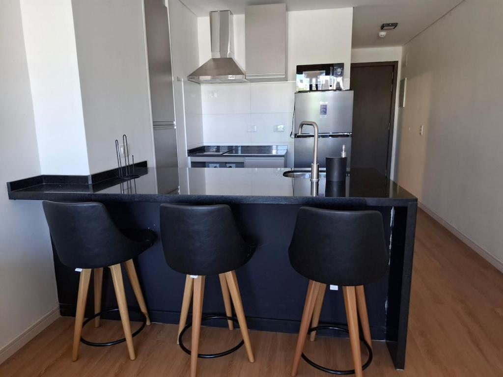 Night - Comfortable and bright, in front of shopping - 2