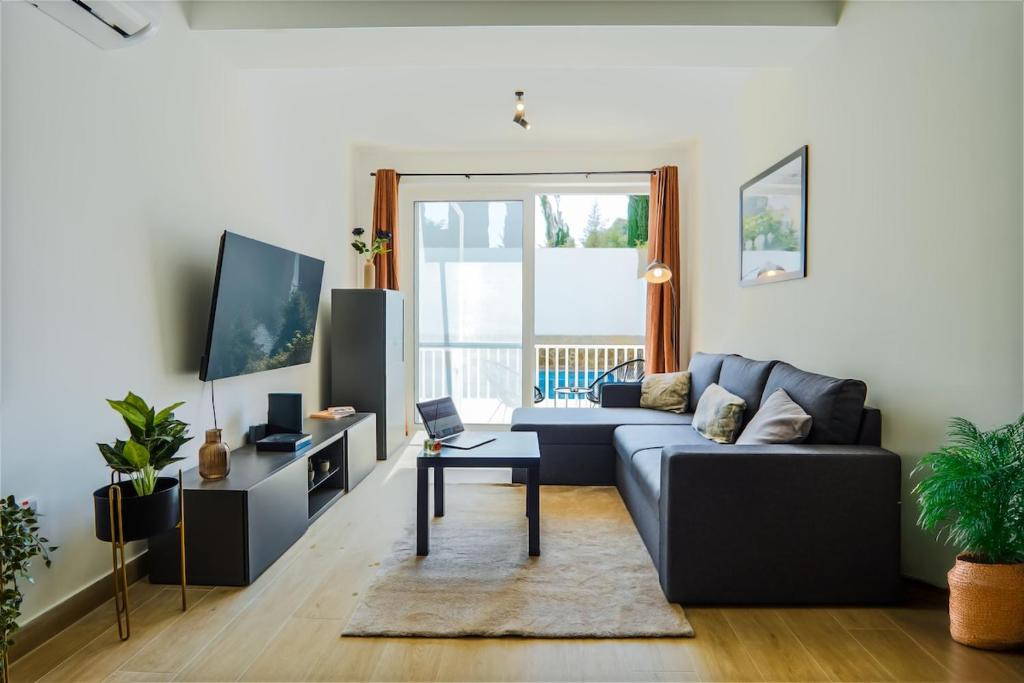 Maisonette with communal Pool in Qala - By Solea, Qala