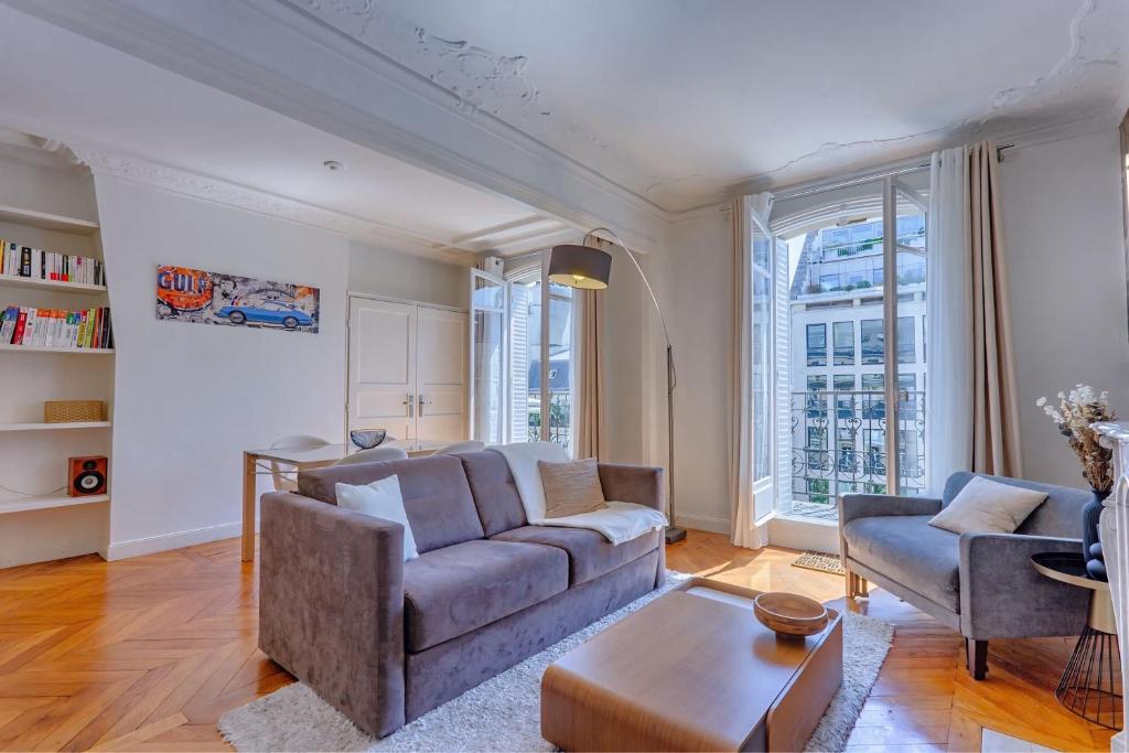 Chic Paris Flat 10 Mins from Arc de Triomphe - 2
