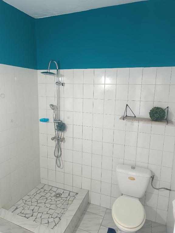 Studio Blue, Le Gosier