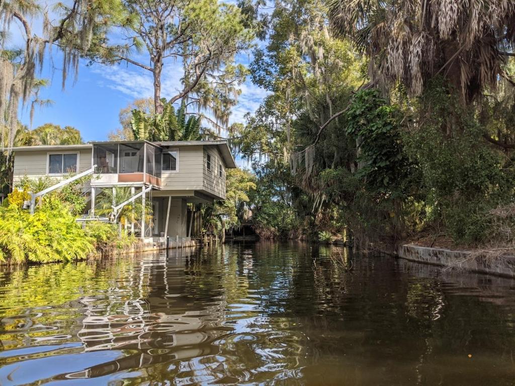 Tree House Treasure, Tarpon Springs