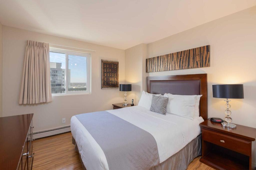 Hallmark Place, Saskatoon