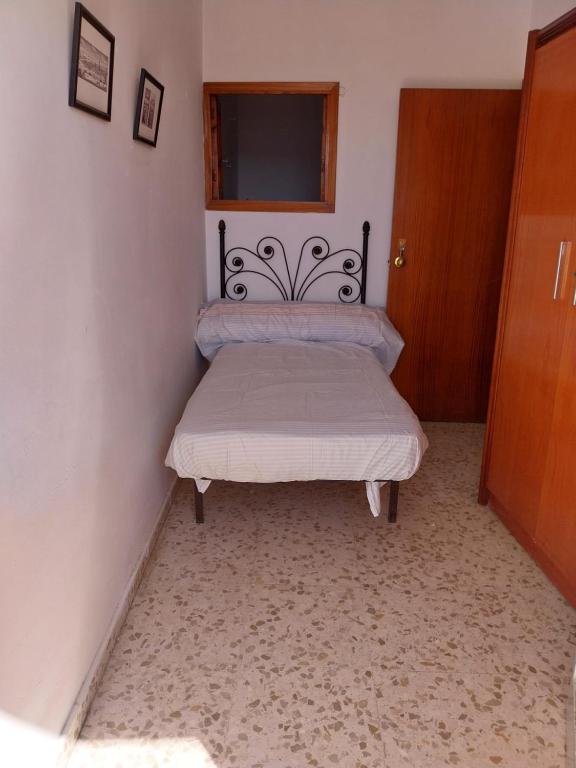 Habitación Mercadona B, Cantillana