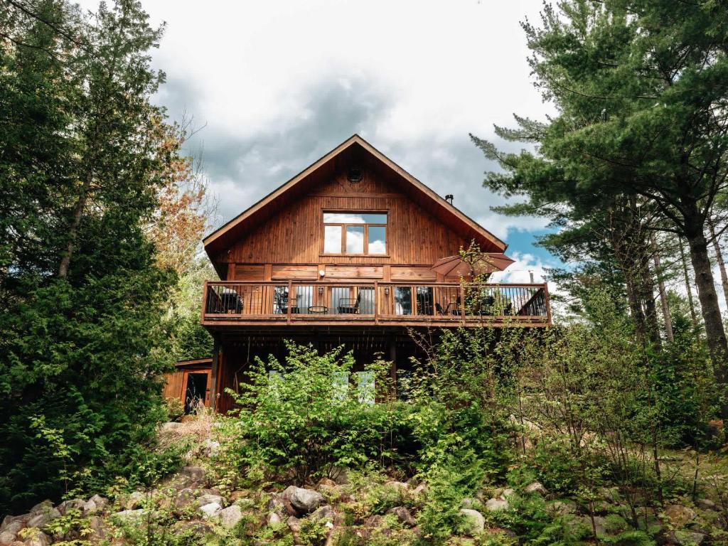 Le Repos - Warmth of wood and modern decoration, Chertsey