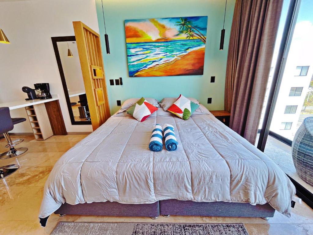 New Studio with King Bed and Balcony in 4thFloor - 5