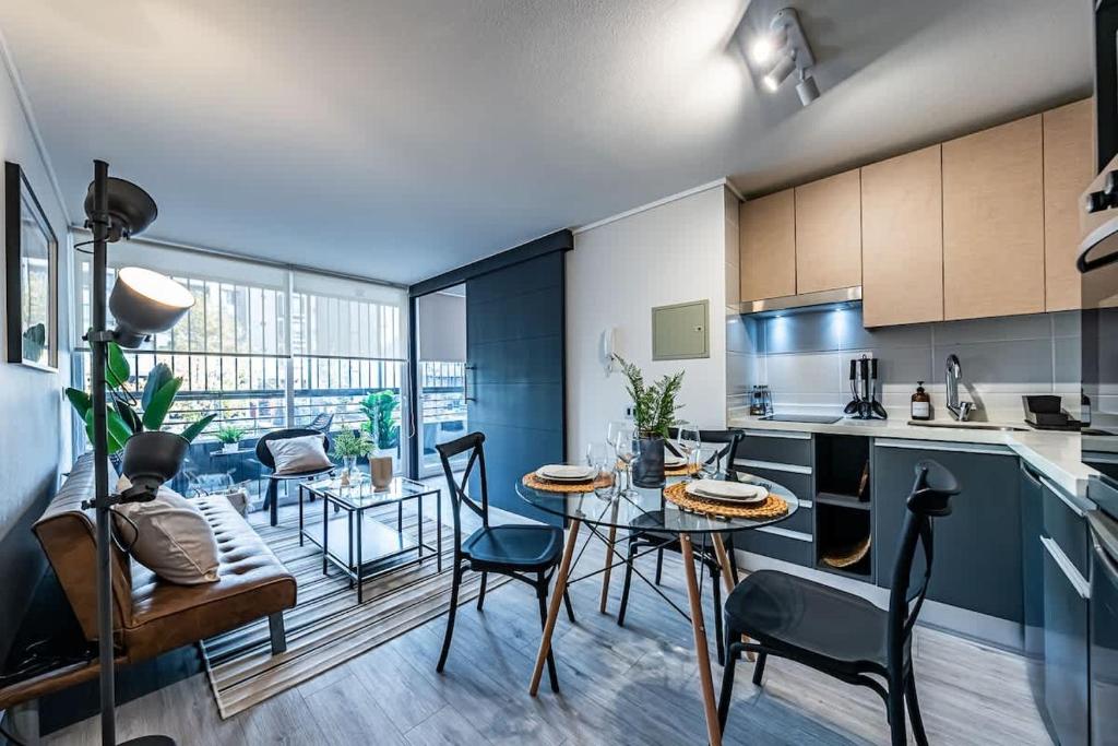 HT Depto centrico en Santiago con Estacionamiento - 2