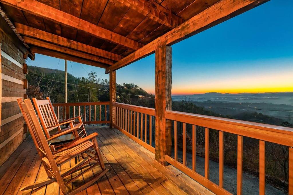 Heavenly Views, Hot Tub, Short Drive to Fun, Sevierville