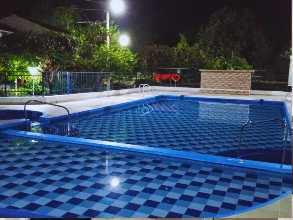 Alojamiento con piscina en Girardot - 5