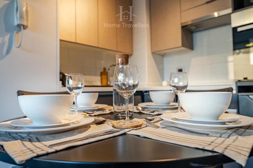 HT Luminoso y Moderno Depto con Estacionamiento 4PAX - 4