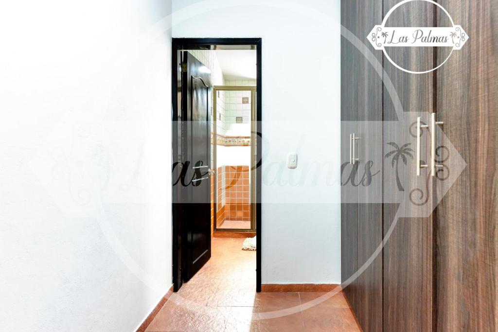 Casa Luxury con Piscina Privada y Jacuzzi Bosques de Peñalisa Girardot - 2