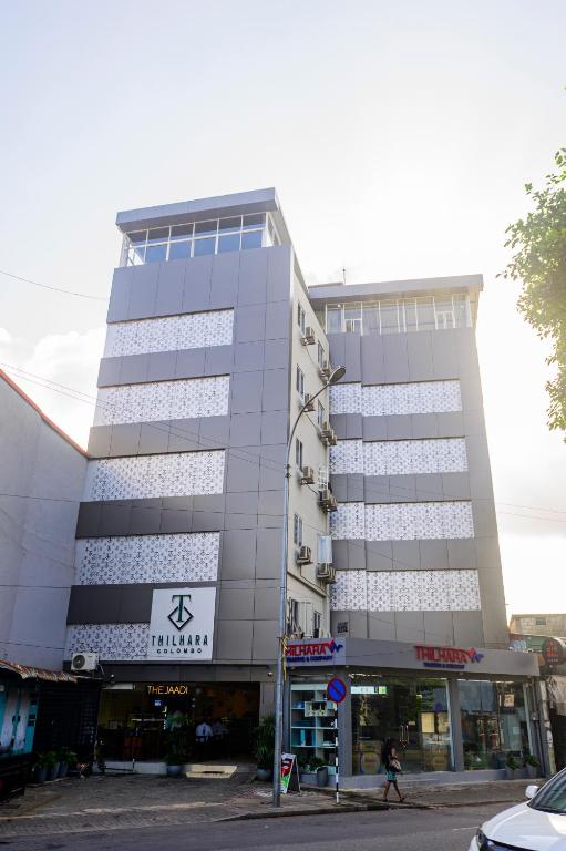 Thilhara Colombo, Kolombo