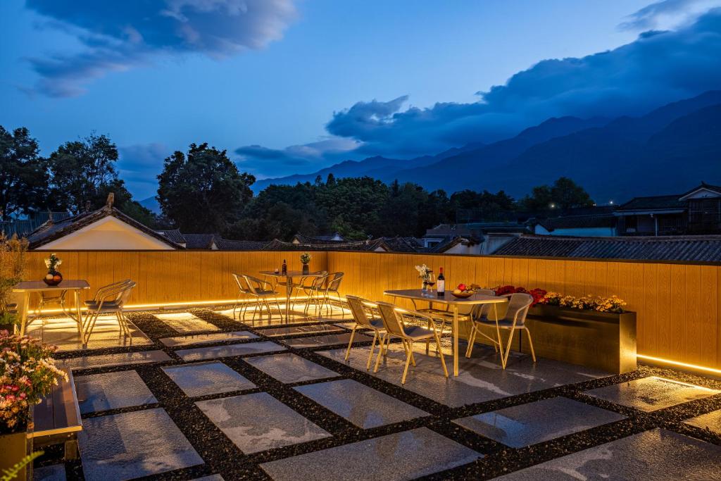 Serene Clouds And Moonlight, da