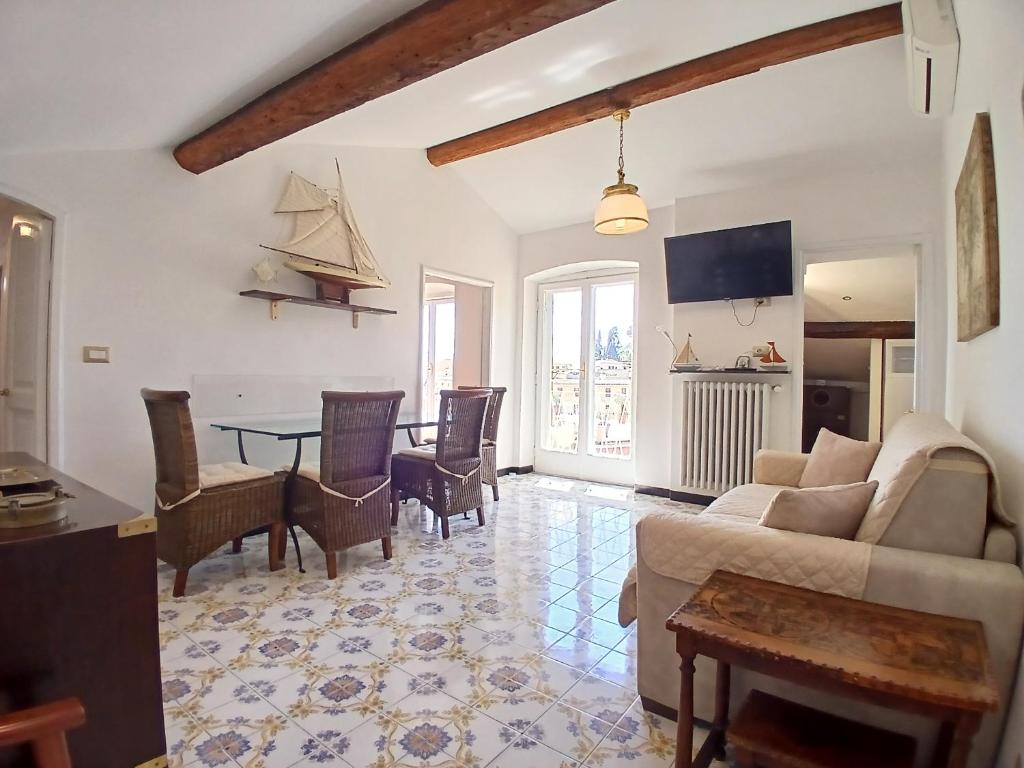 Chez Margot - 1