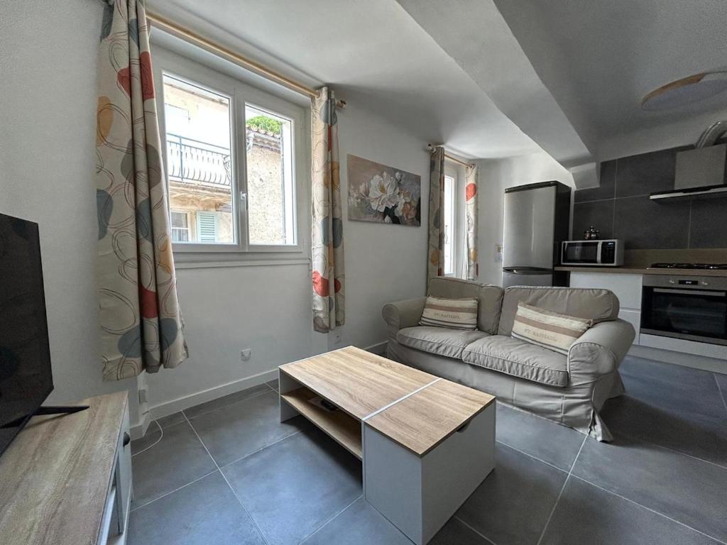 Appartement cosy et lumineux au cœur de Cogolin - 4