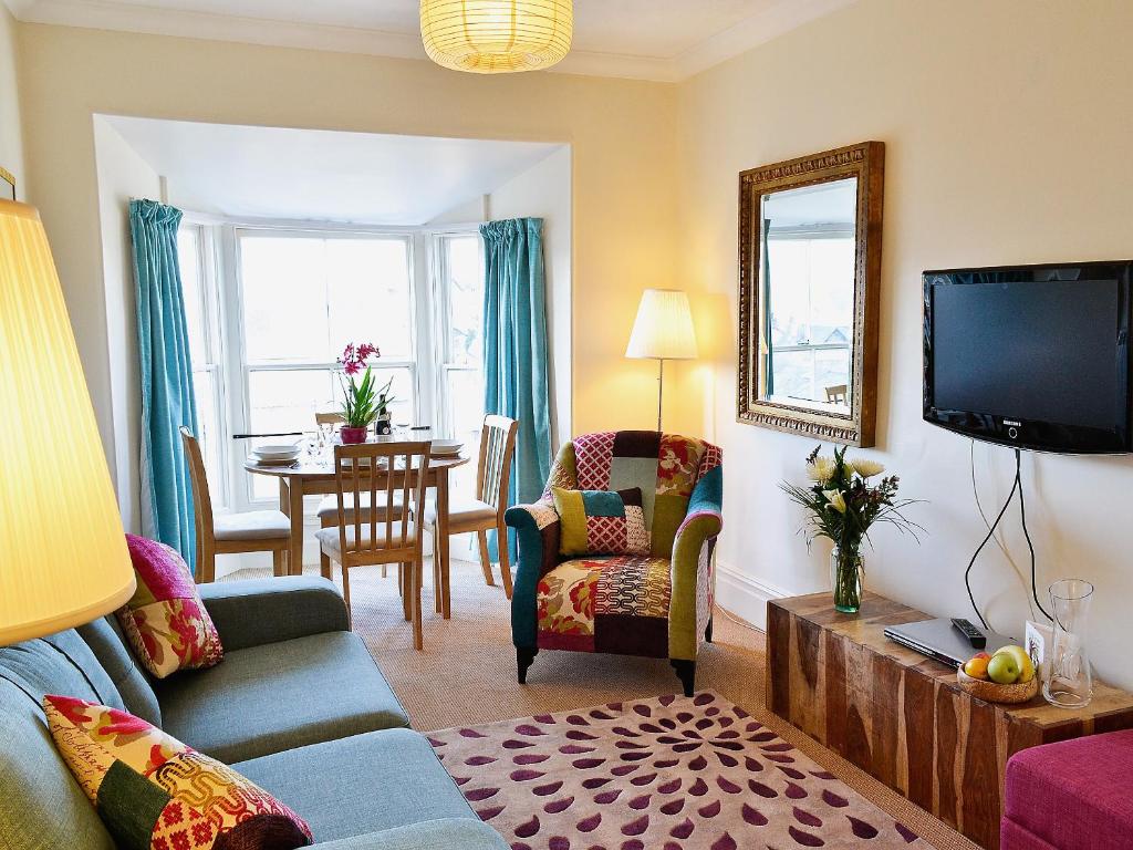 Deja Vu, Bowness-on-Windermere