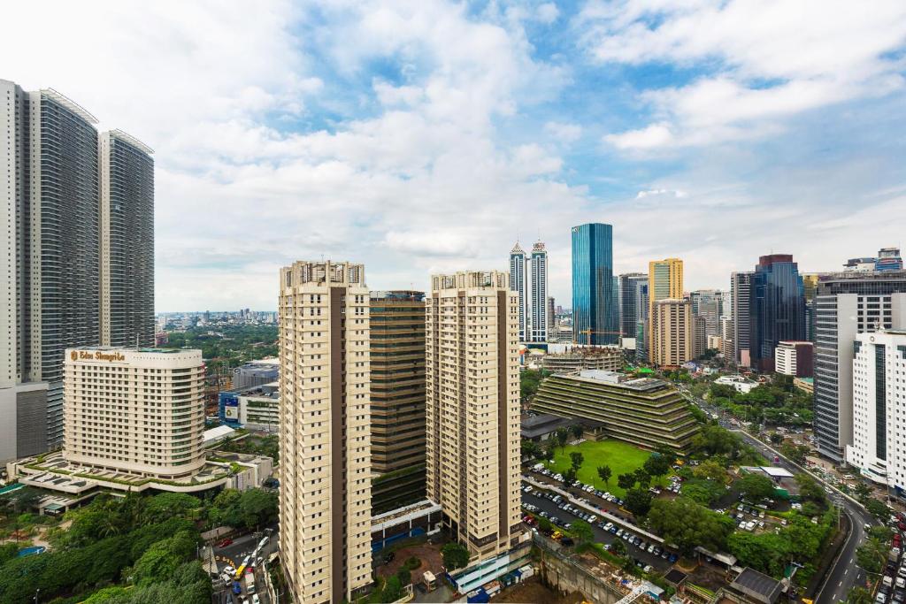 Ortigas CBD Near Business & Shopping Hubs, Manila