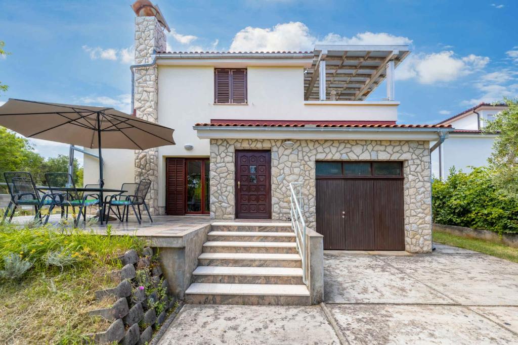 Silo Apartment 8, Šilo