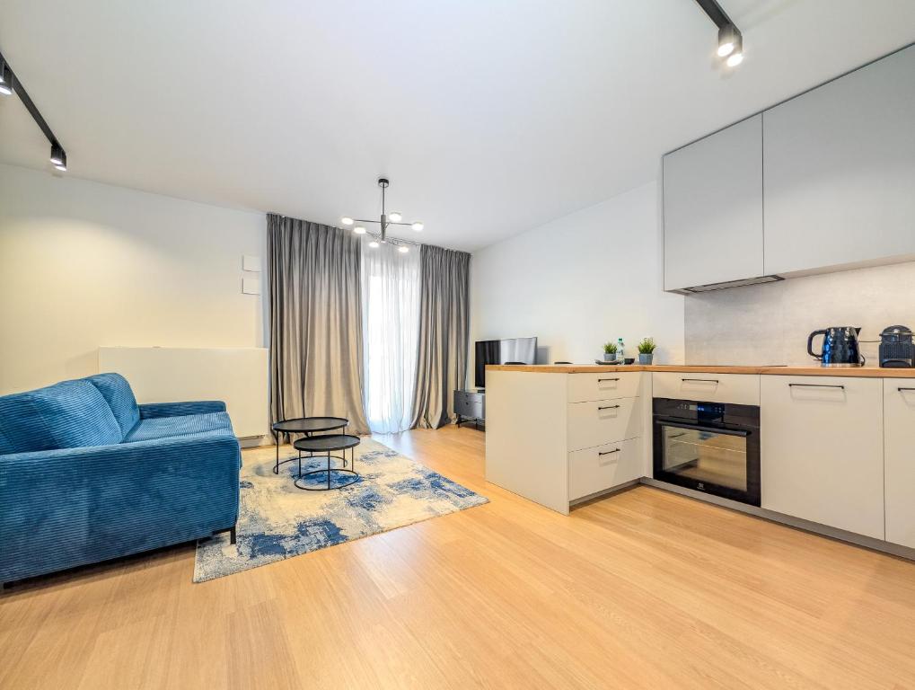 6th Floor Studio with the River View by BookingHost, Vratislav