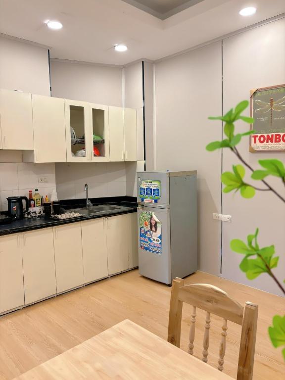 Sunset Room - Amoureux Homestay, Hanoj