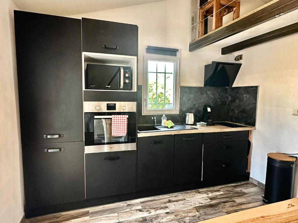 Magnifique studio sur les hauteurs de Nice, piscine, parking et WIFI - 3