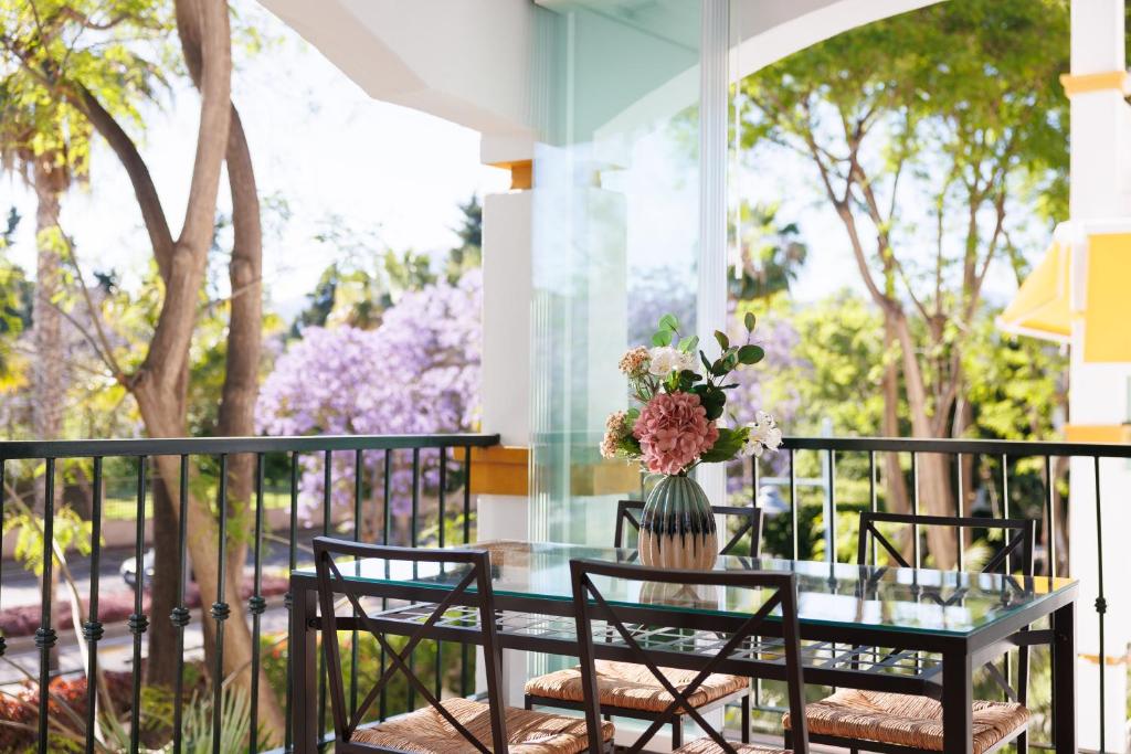 MARBELLA BANUS SUITES - Lovely-1bdm, terrace, 3pools - 4