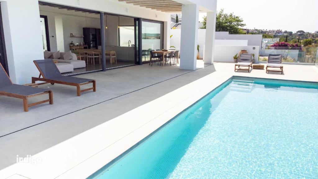 Villa Paz -Moderno Privado Nuevo Piscina Vistas a Golf y Lago - 2