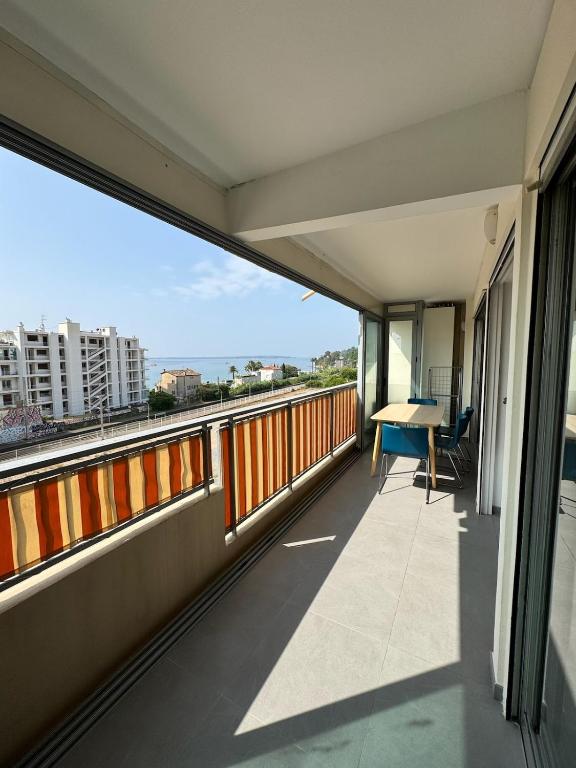Superbe appartement vue mer garage privatif ferme, Golfe-Juan