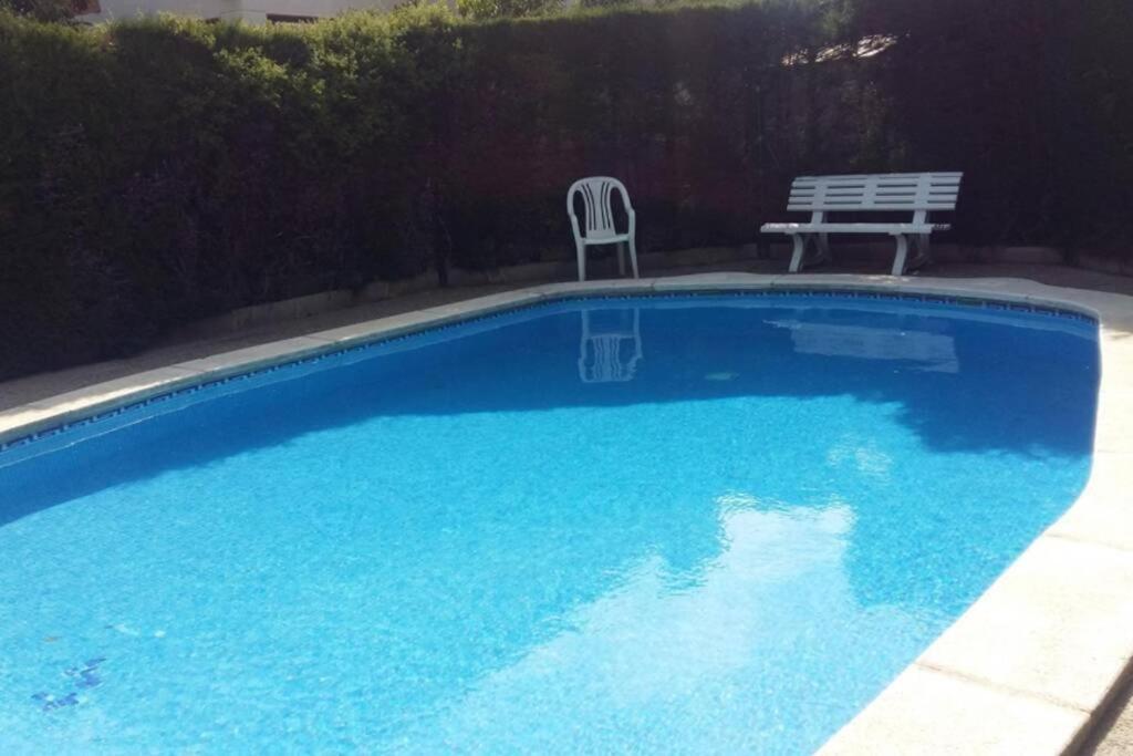 Casa adosada con piscina comunitaria Solo familias no grupos de jovenes - 2